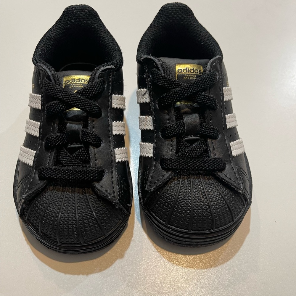 ADIDAS- baby boy sz 4K sneakers - Picture 3 of 7